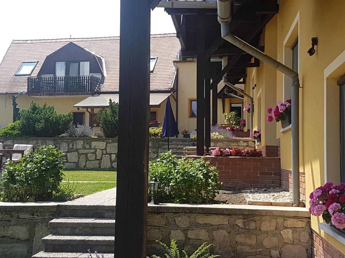 Huber Panzio Bed & Breakfast Fertorakos Ngoại thất bức ảnh